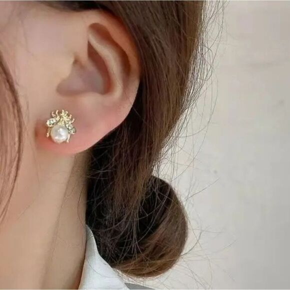 "Honey" Charming Gold Bumble Bee Studs Earrings with a Pearl Accent - Picture 2 of 4